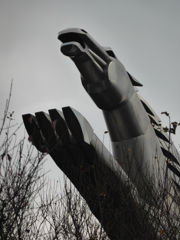 'Sleipnir' sculpture (S. Field)