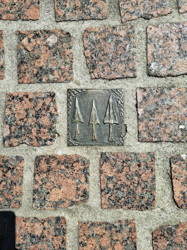 Arrowheads plaque outside Reginald's Tower (Waterford)