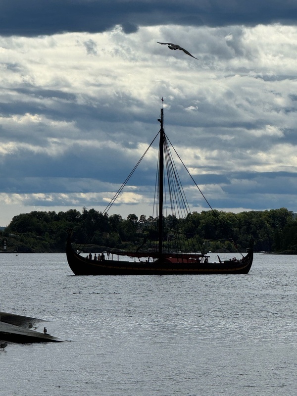 Draken Harald Hårfagre returning to Oslo
