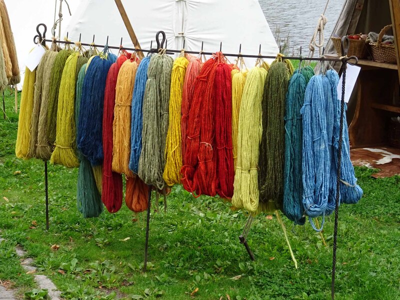 Naturally-dyed Wool