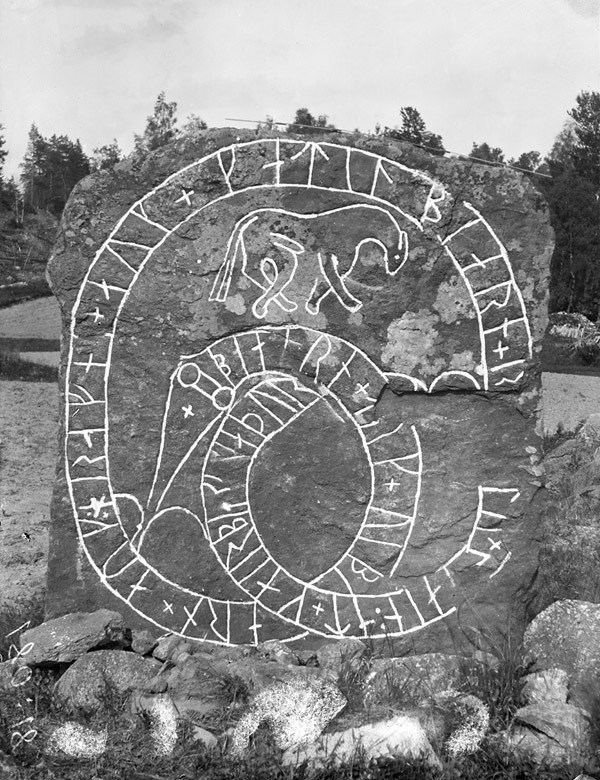 Runestone Sö 226 at Norra Stutby, Södermanland (Sweden).