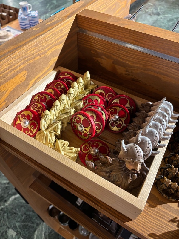 Various Viking-themed fridge magnets (Oslo)