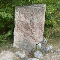 Runestone found at Arkil Tingstad.