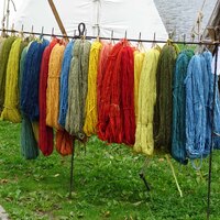 Naturally-dyed Wool